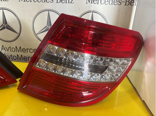 Фонарь задний правый 2048204064 MERCEDES
