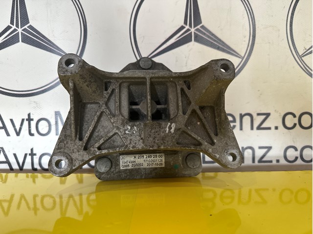 Подушка коробки 2052402500 MERCEDES