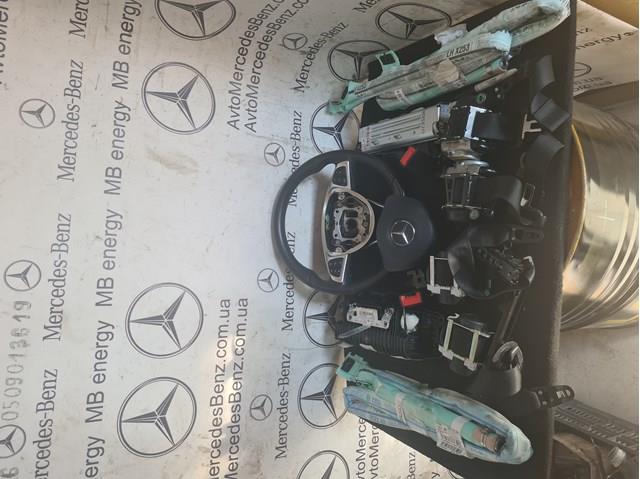 MERCEDES 2058600285 Ремень безопасности передний правый в наличии Ровно