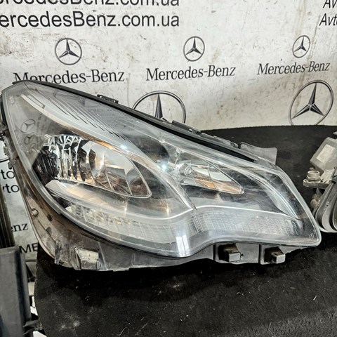 Правая блок фара 2078208061 MERCEDES