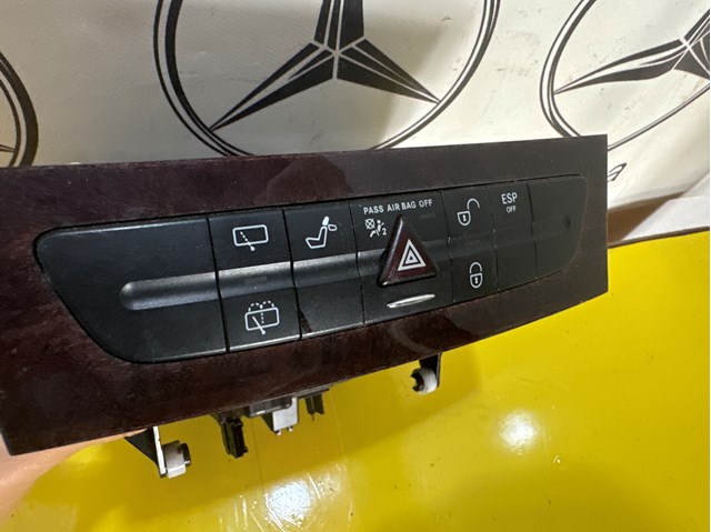 2116800552 MERCEDES Кнопка аварийки купить в Ровно