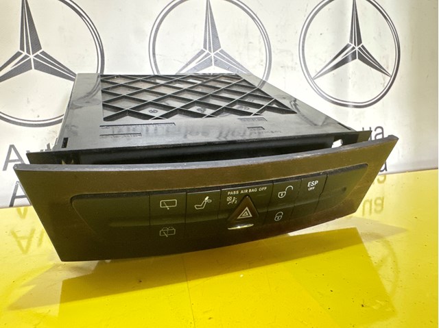 Аварийная кнопка 2116800552 MERCEDES