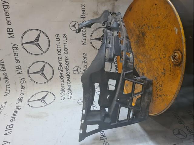2118800652 MERCEDES Кронштейн бампера переднего правый купить в Ирпень
