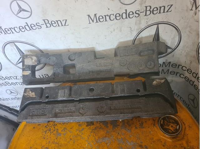 Наполнитель бампера переднего 2118850237 MERCEDES