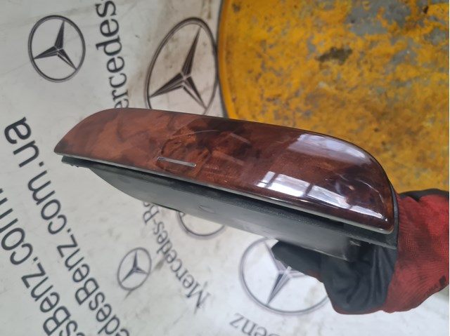 Пепельница приборной панили "торпедо" 2208100830 MERCEDES