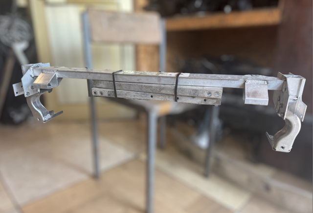 A2426200030 Балка радиатора нижняя купить Харьков