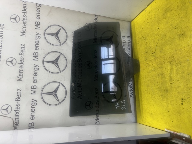 Стекло заднее левое 2467350110 MERCEDES