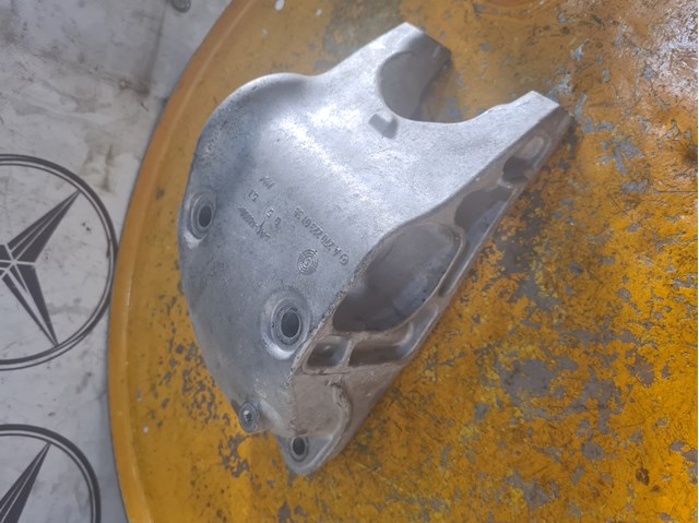 Подушка (опора) двигателя, правая задняя 2702230138 MERCEDES