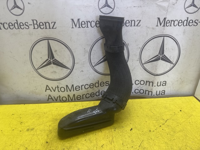 Патрубок воздушный, вход воздушного фильтра 6420945597 MERCEDES