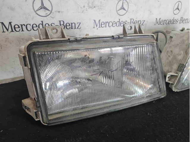 MERCEDES 9018200261 Правая фара в наличии Одесса