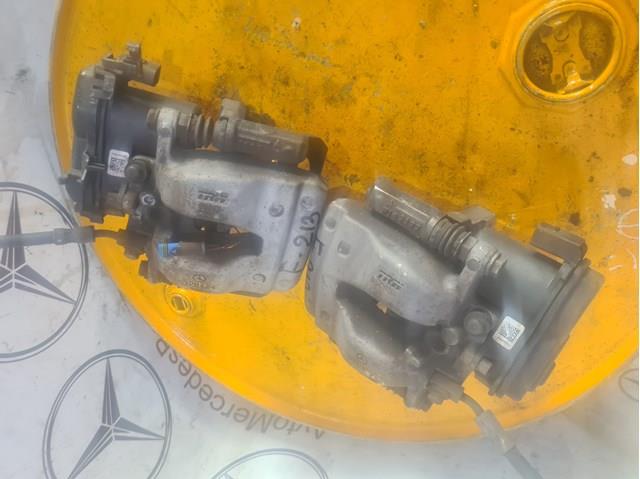 Скоба тормозного заднего суппорта A0004231506 MERCEDES