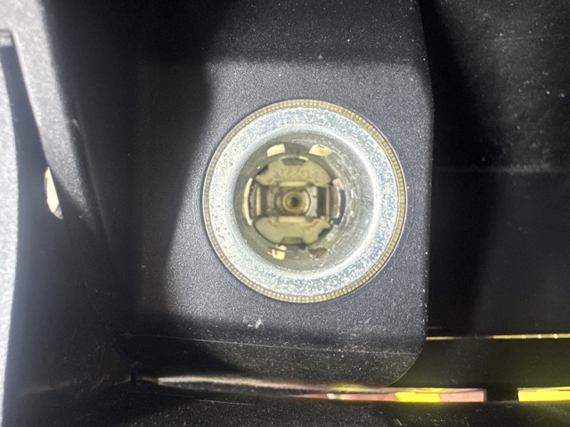 Розетка зажигалки A0008202853 MERCEDES