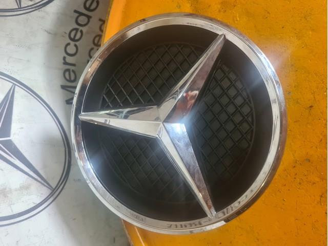 A0008880060 MERCEDES Кронштейн эмблемы решетки радиатора купить в Ирпень