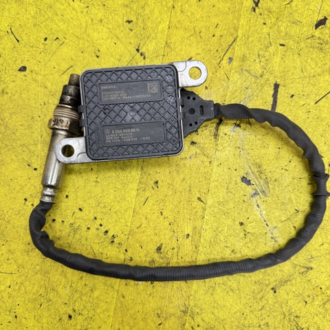 Датчик оксидов азота NOX, передний A0009058011 MERCEDES