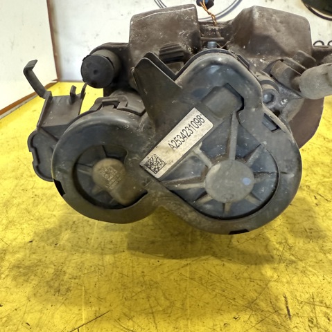 Мотор привода тормозного суппорта заднего A0009061303 MERCEDES