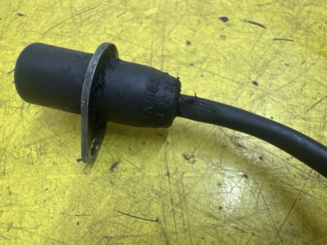 A0021532228 MERCEDES Датчик положения распредвала купить в Ирпень