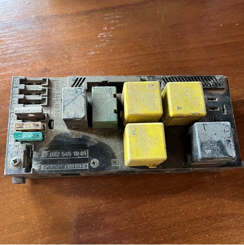 Монтажный блок A0025451901 MERCEDES