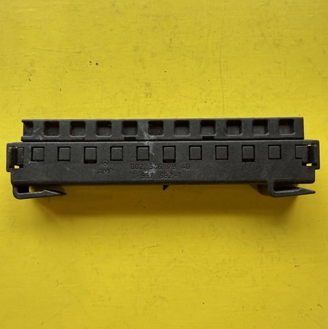 Распределительная колодка (разветвитель CAN-шины) A0025467940 MERCEDES