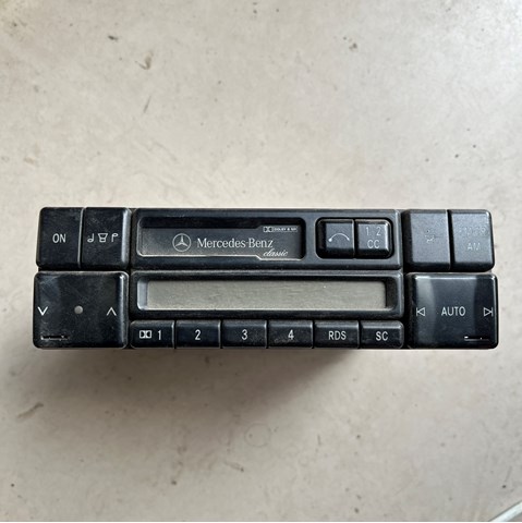 Магнитола (радио AM/FM), универсальная A0038206286 MERCEDES