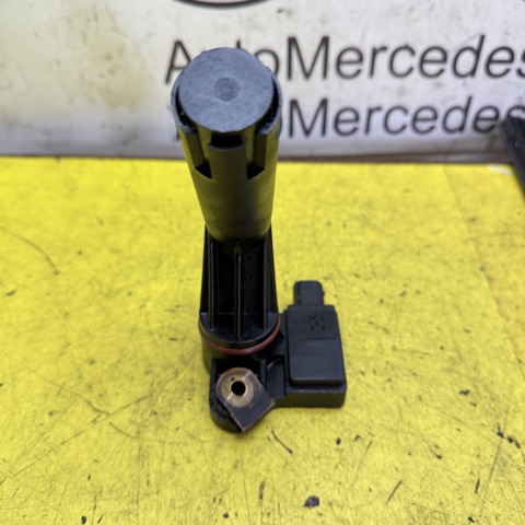 Датчик уровня масла A0041535428 MERCEDES