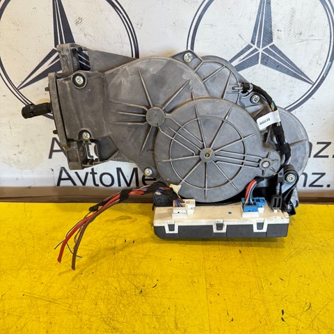 Мотор-привод открытия/закрытия крышки багажника A0997602601 MERCEDES