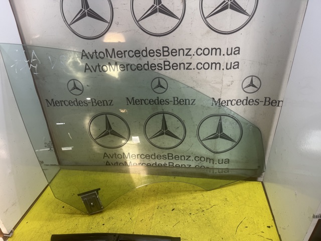 Стекло двери передней правой A1177250210 MERCEDES