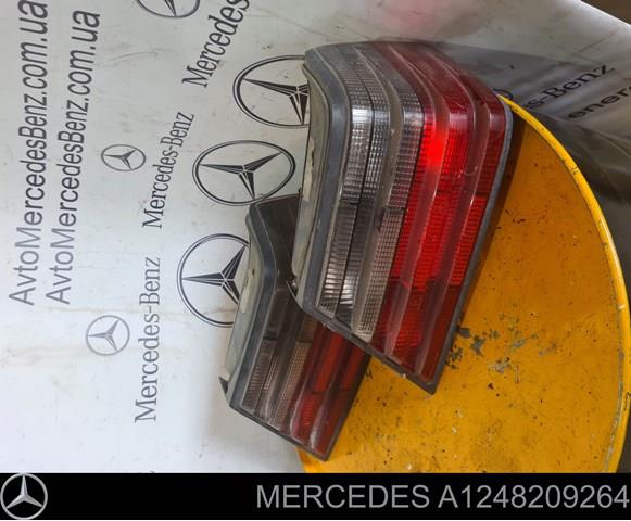 Фонарь задний mercedes w124 1993-1994 правый бело-красный A1248209264