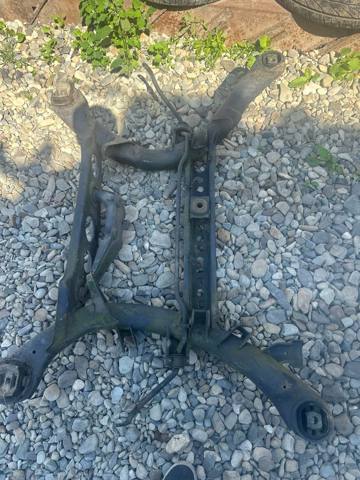 Поперечина задней подвески A1403509008 MERCEDES