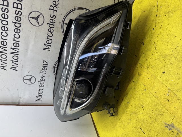 Основная фара - вставка A1569061800 MERCEDES