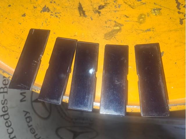 Заглушки накладки крышки багажника mercedes w163 рестайлинг( комплект) поштучно 10дол./ шт. A1637480620