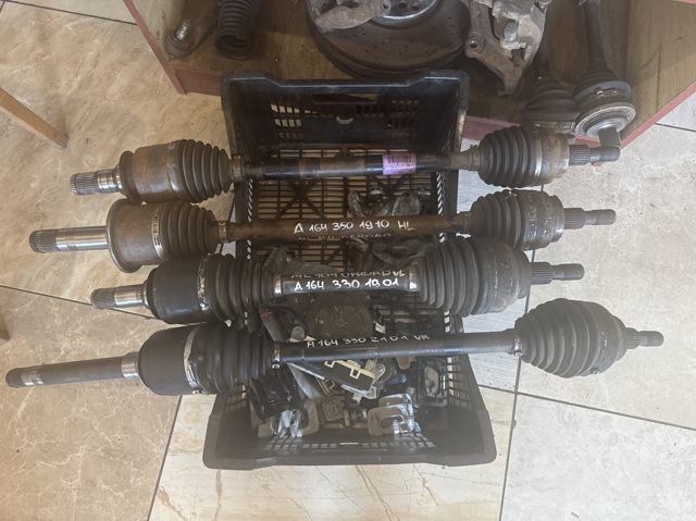 Полуось задняя, левая A1643501210 MERCEDES