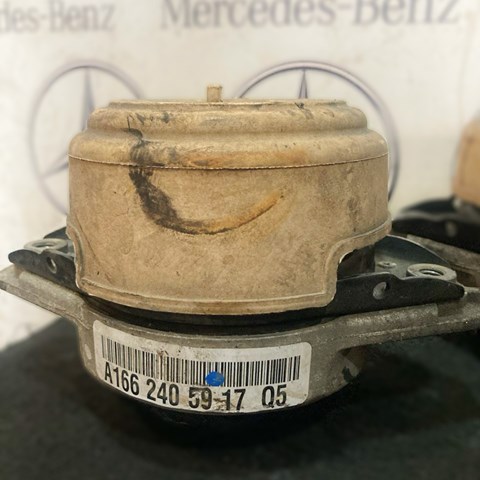 Гидроопора двигателя правая A1662405917 MERCEDES