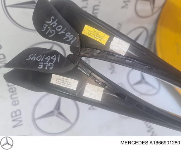 A1666901280 MERCEDES Молдинг лобового стекла правый купить в Кривой Рог