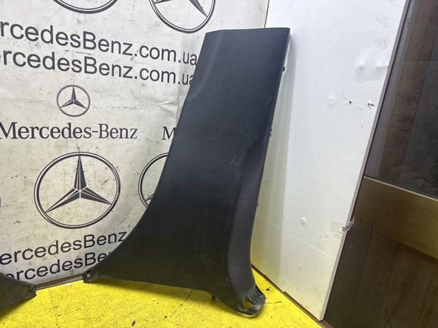 Обшивка стойки кузова внутренняя, средняя нижняя правая A1666902625 MERCEDES