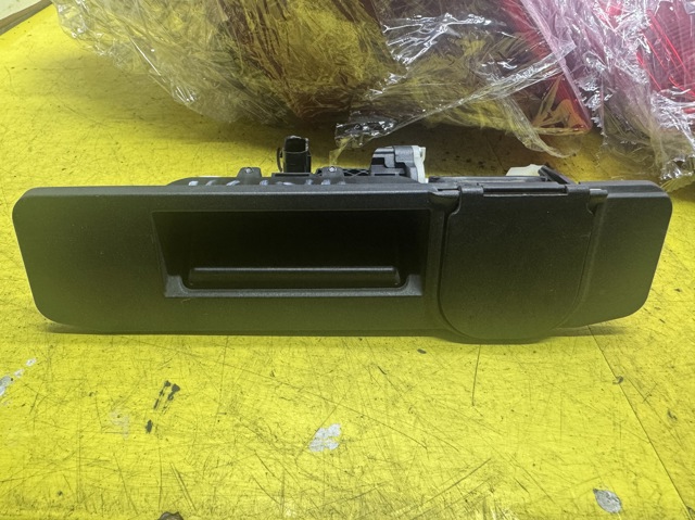 Ручка ляды, наружная A1667500693 MERCEDES