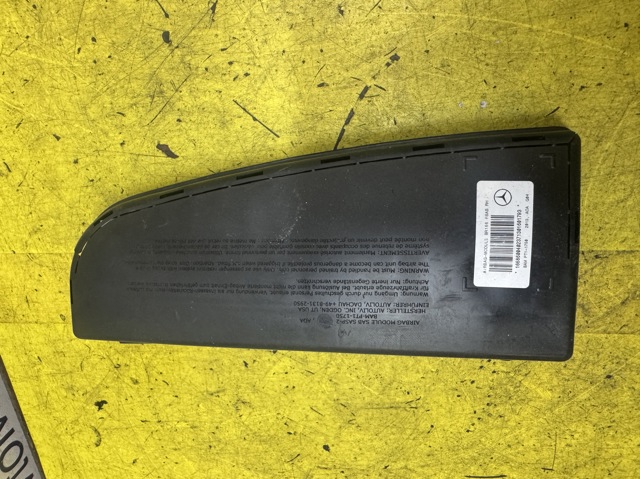 Подушка безопасности AIRBAG спинки сиденья, правого A1668600402 MERCEDES