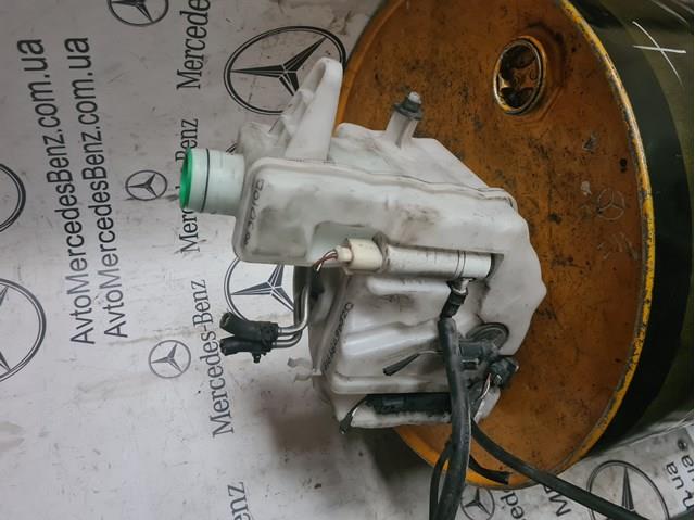 Водяной бачок омывателя стекла A1668690720 MERCEDES