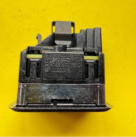 A1668707610 MERCEDES Кнопка салона привода крышки багажника (двери 3/5-й (ляды) купить в Черновцы
