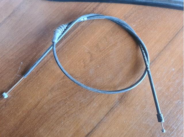 Трос капота A1668800059 MERCEDES
