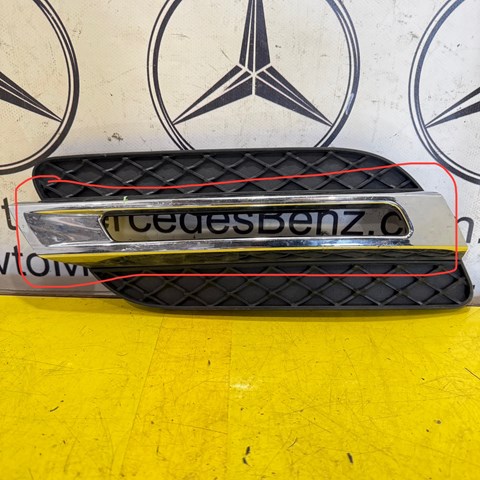 Оправа противотуманки A1668850774 MERCEDES