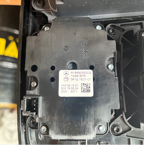 A1669055202 MERCEDES Блок кнопок центральной консоли купить в Ирпень