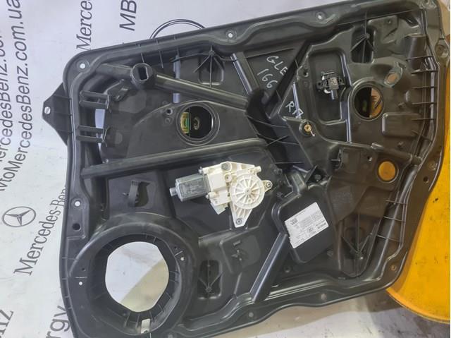 Мотор стеклоподъемника двери передней, правой A1669060301 MERCEDES