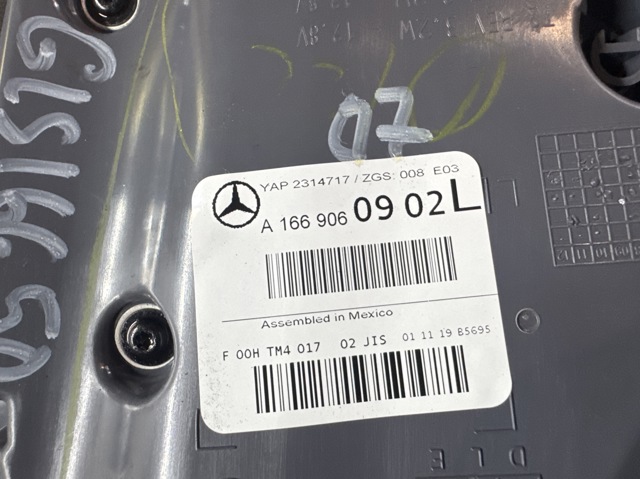 MERCEDES A1669060902 Фонарь задний левый внутренний в наличии Черкассы