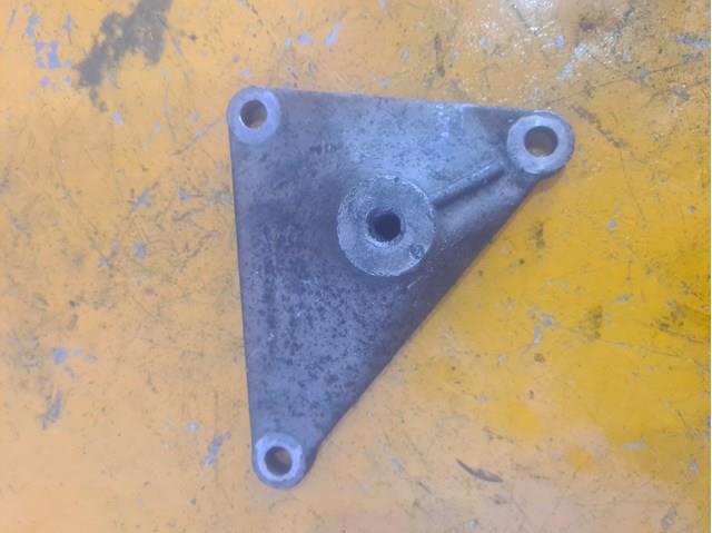 Крепление кпп A1682420401 MERCEDES