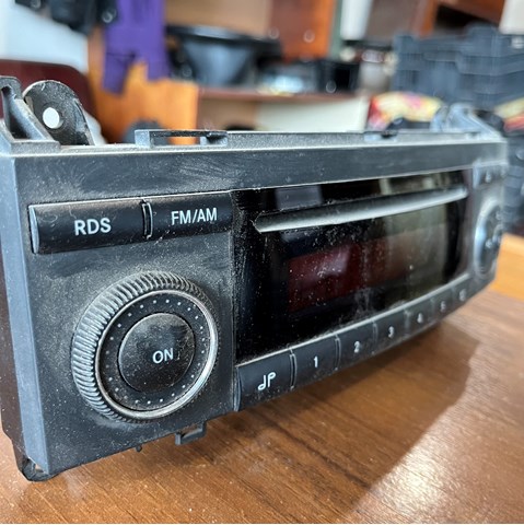 A1698200086 MERCEDES Магнитола (радио AM/FM) купить в Киев