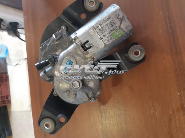 Мотор стеклоочистителя заднего стекла A1698201440 MERCEDES