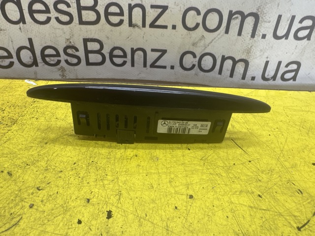 Дисплей парктроника A1725420023 MERCEDES