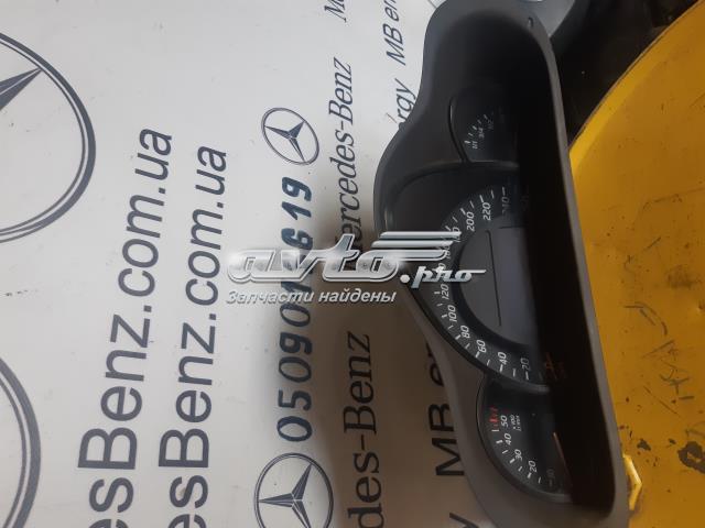 Щиток приборов A2035404511 MERCEDES