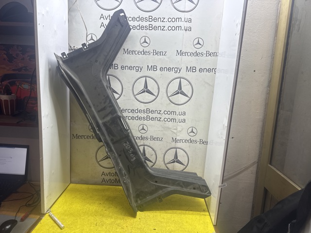 Облицовка задней панели багажника A2036900525 MERCEDES