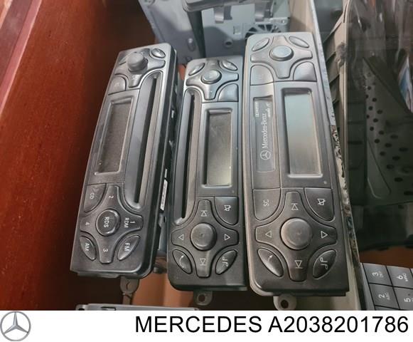 Магнитола (радио AM/FM) A2038201786 MERCEDES